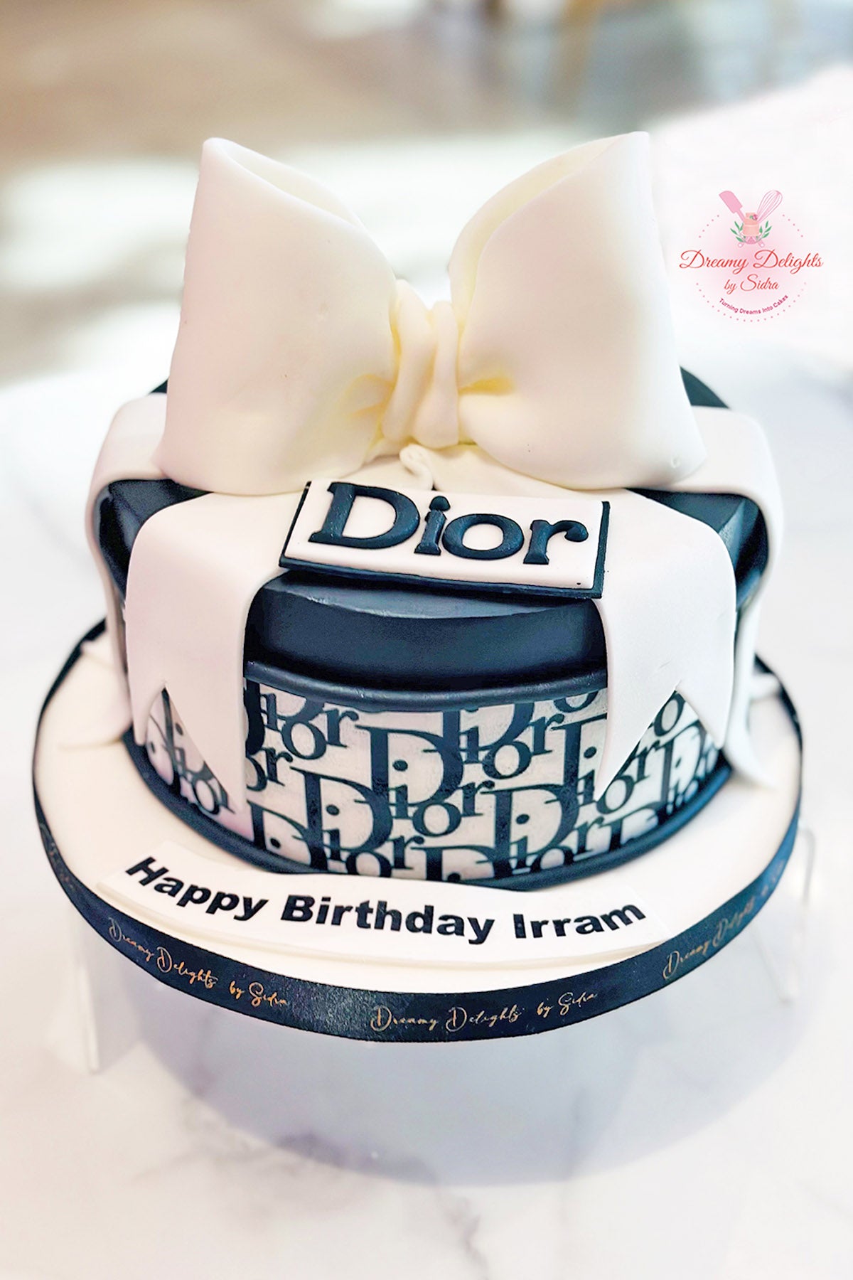 Chic Dior Bow Cake for Stylish Events