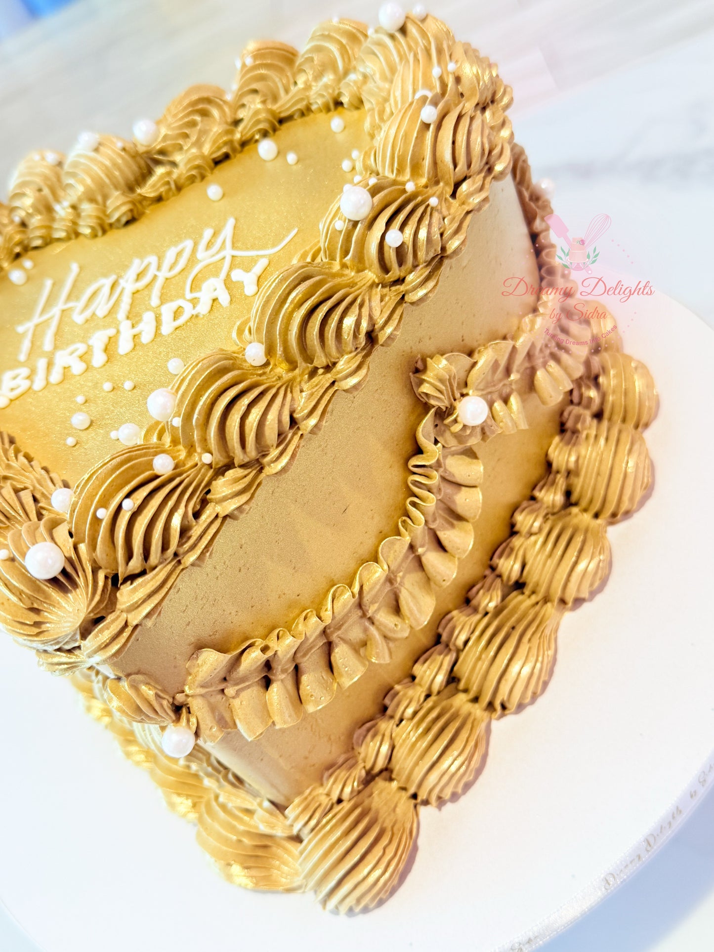Golden Heart Vintage Cake
