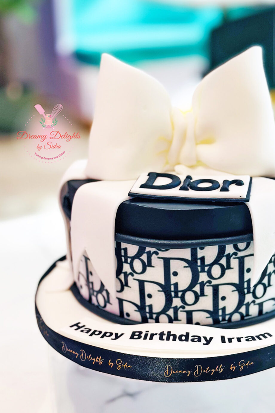 Chic Dior Bow Cake for Stylish Events