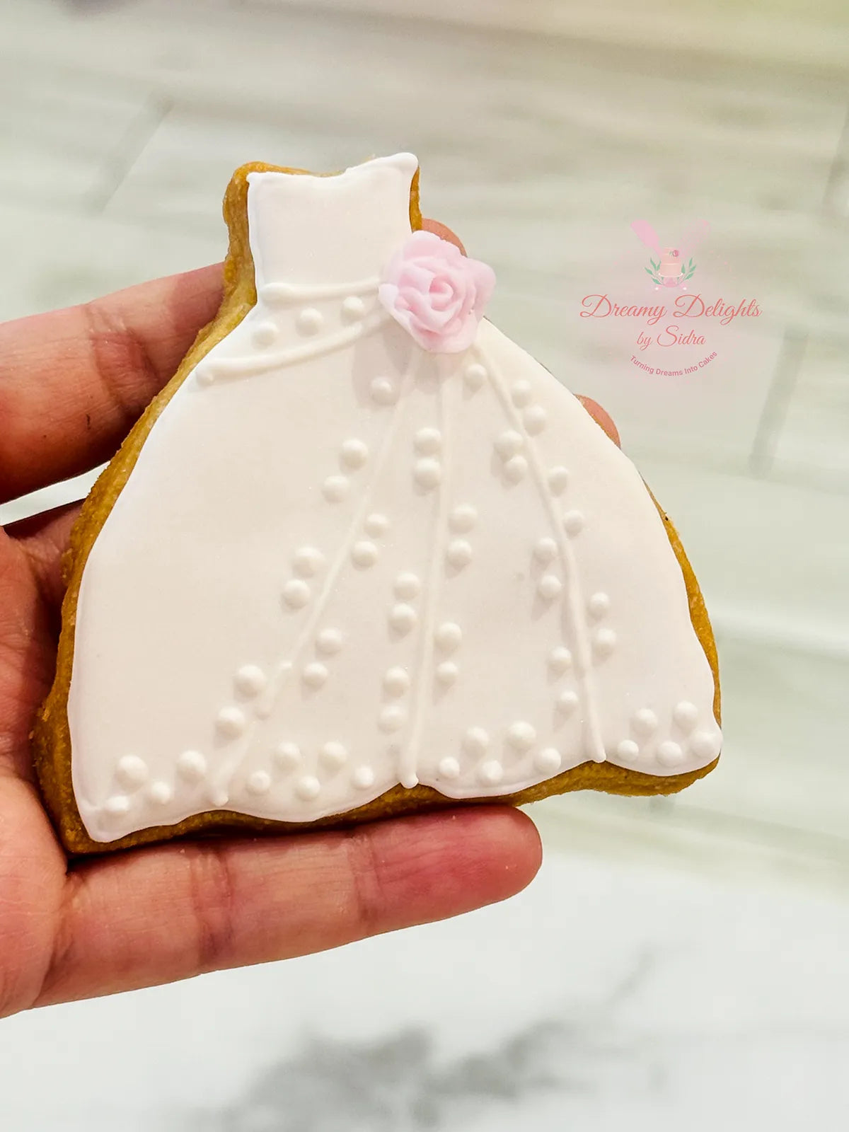 Elegant Bride & Groom Cookies for Weddings