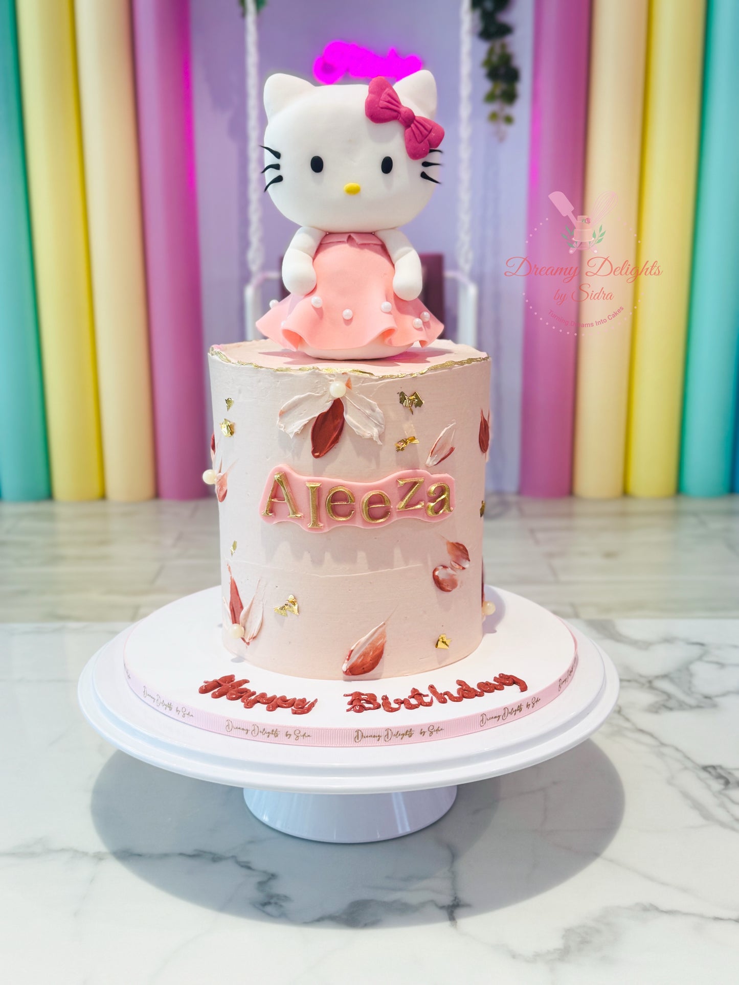 Cute Hello kitty cake