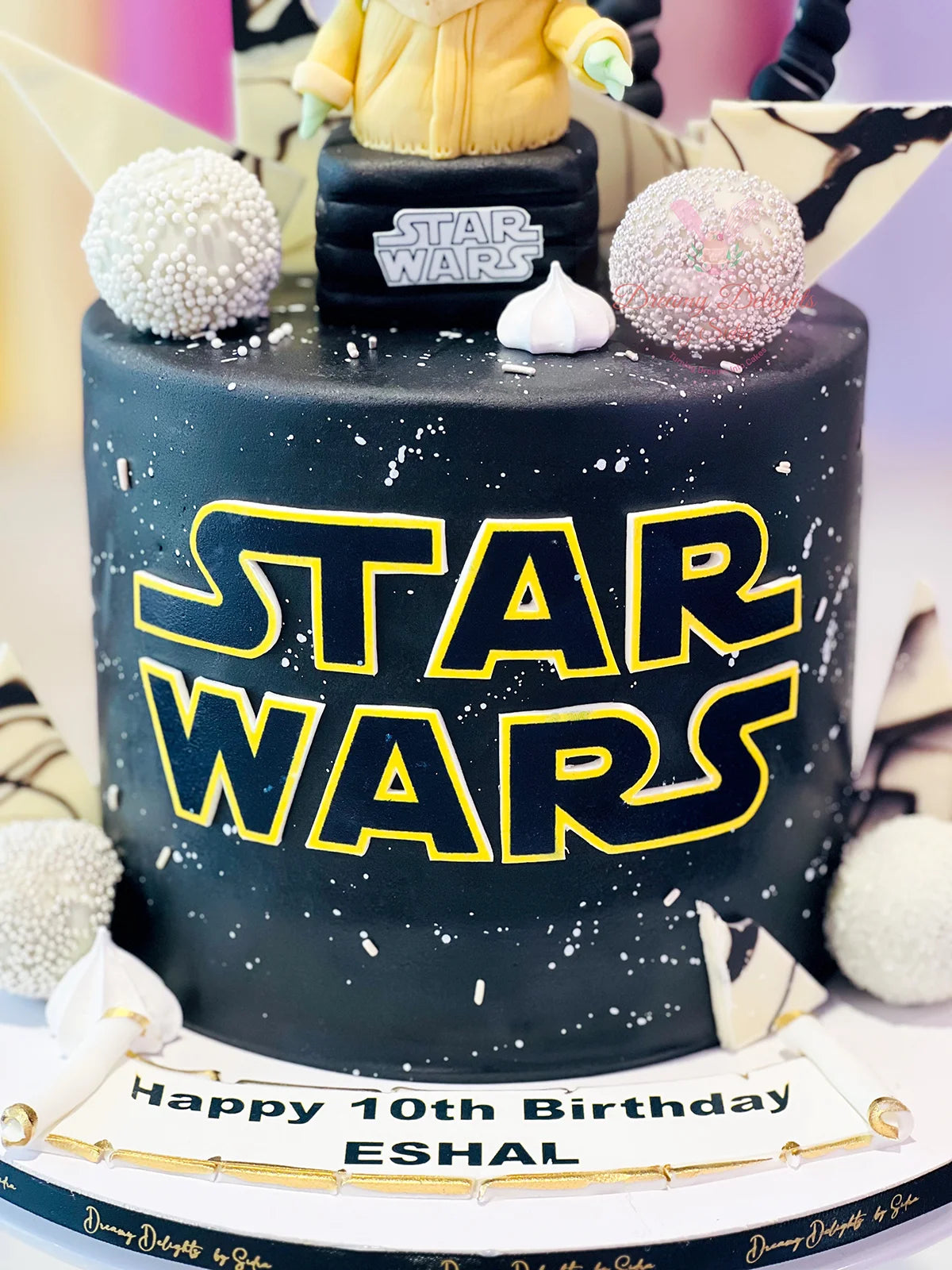 Baby Yoda Star Wars Cake