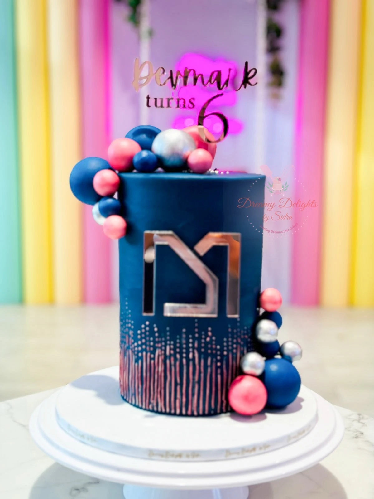 Logo Cake