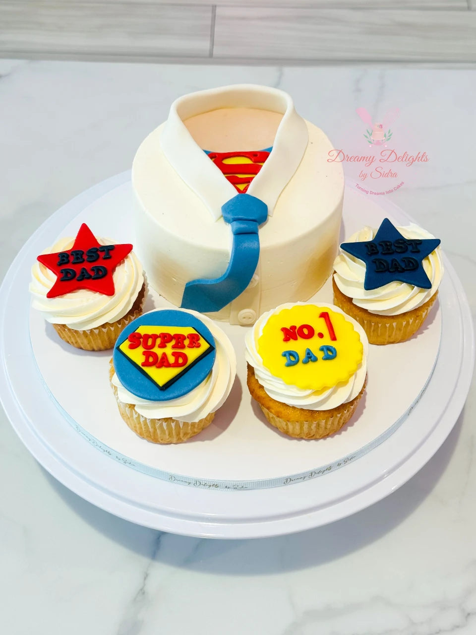 Super Dad Cake with Cupcakes