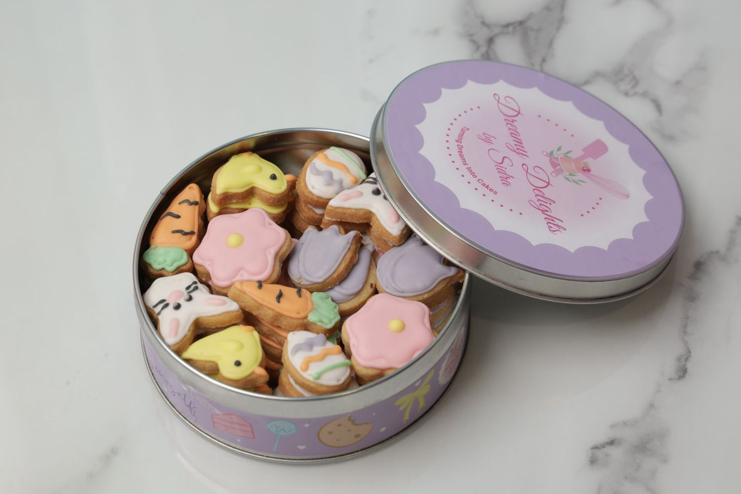 Easter mini cookie tin Dubai with bunny and carrot decorated cookies