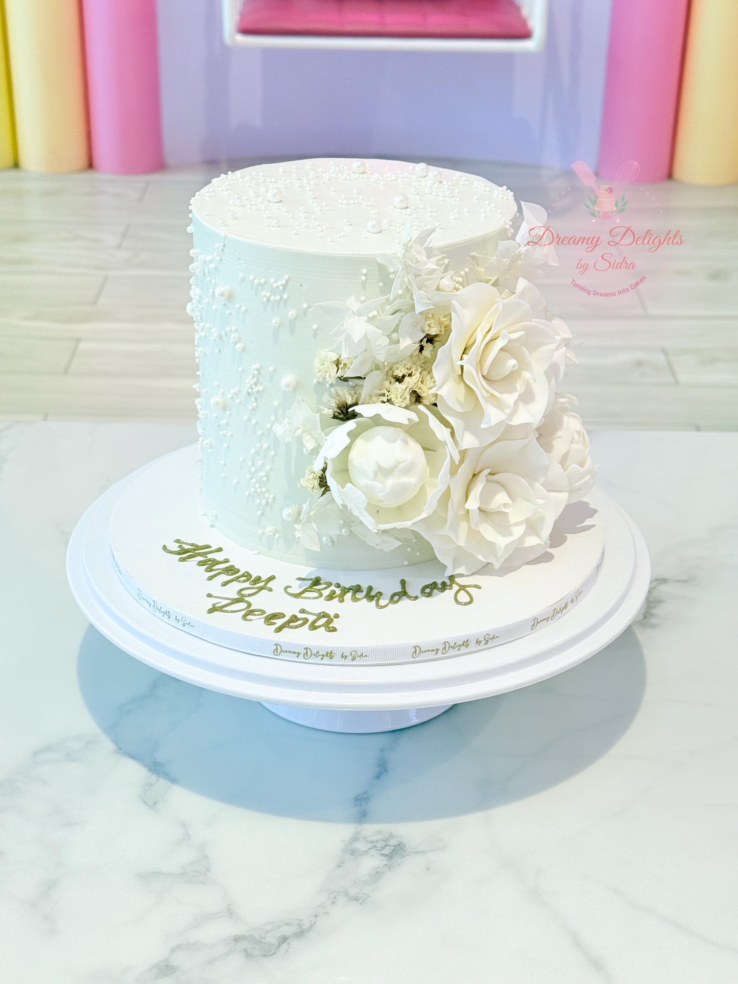 Elegant White Sugar Flowers Cake