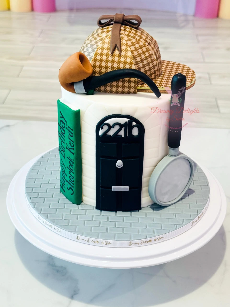 Sherlock Holmes Cake