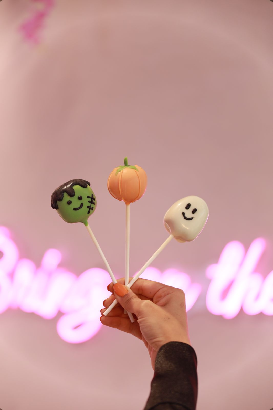 Spooky cake pops