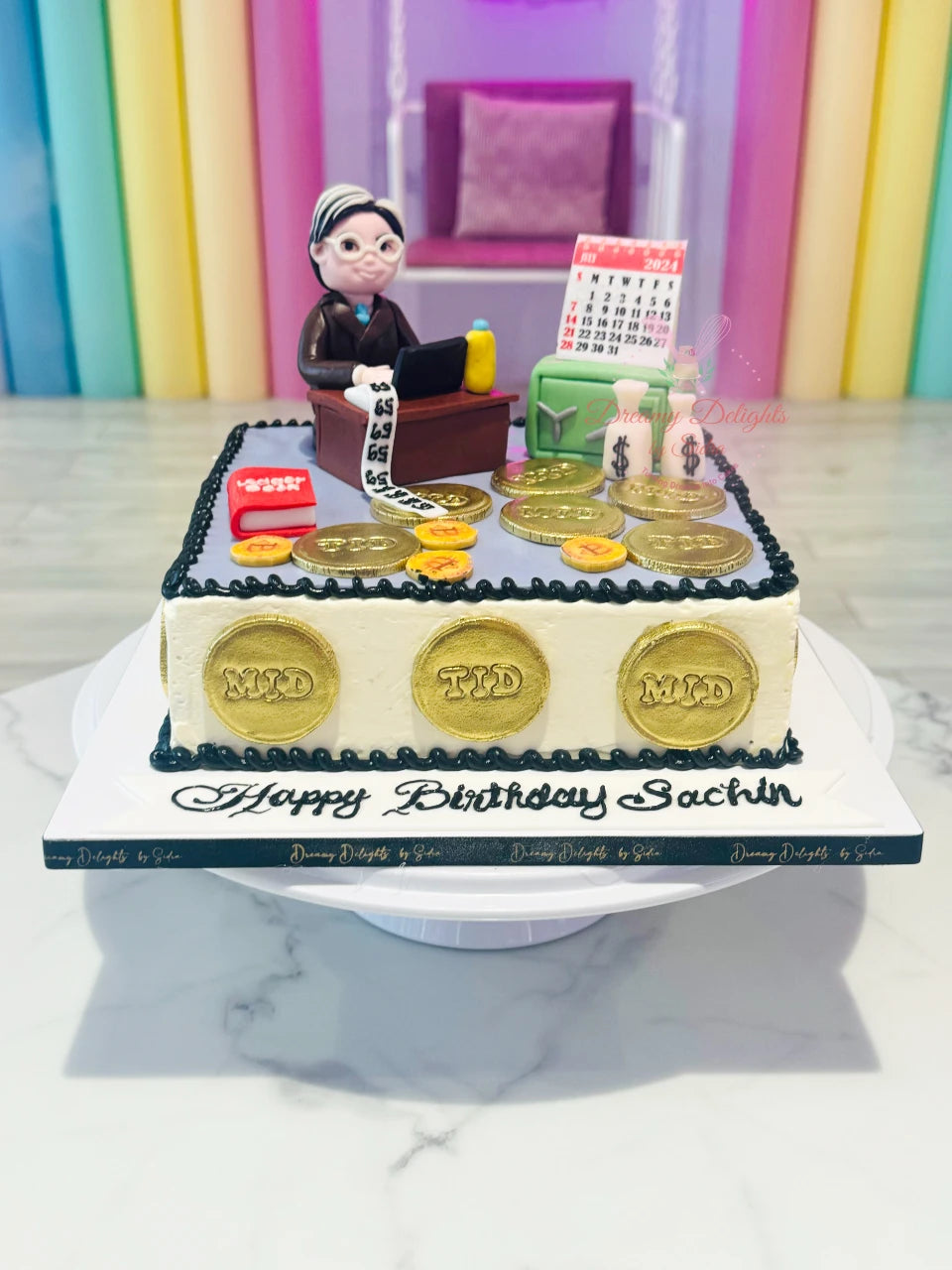 Financial Cake Accounting Finance Cake | Custom Cake for Finance Professionals ...