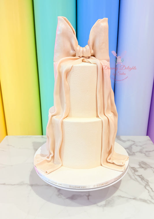 Big Bow Velvet Spray Cake