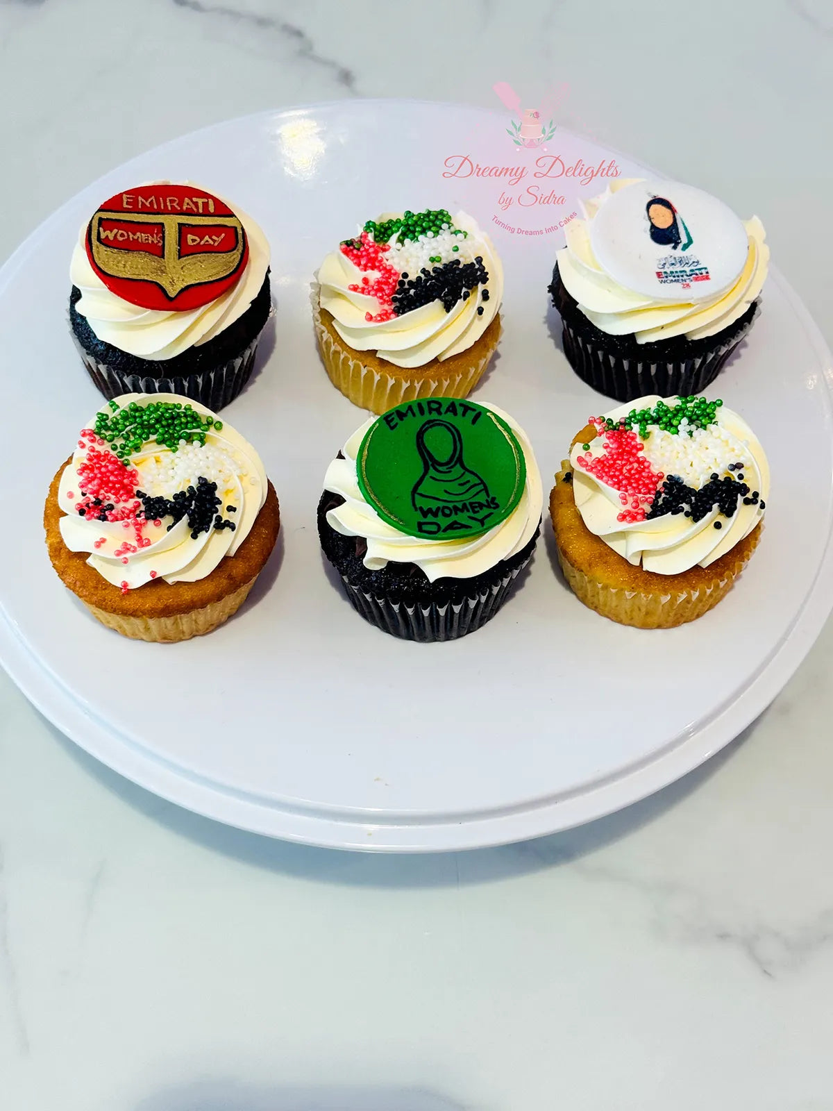 Emirati Women's Day Cupcakes