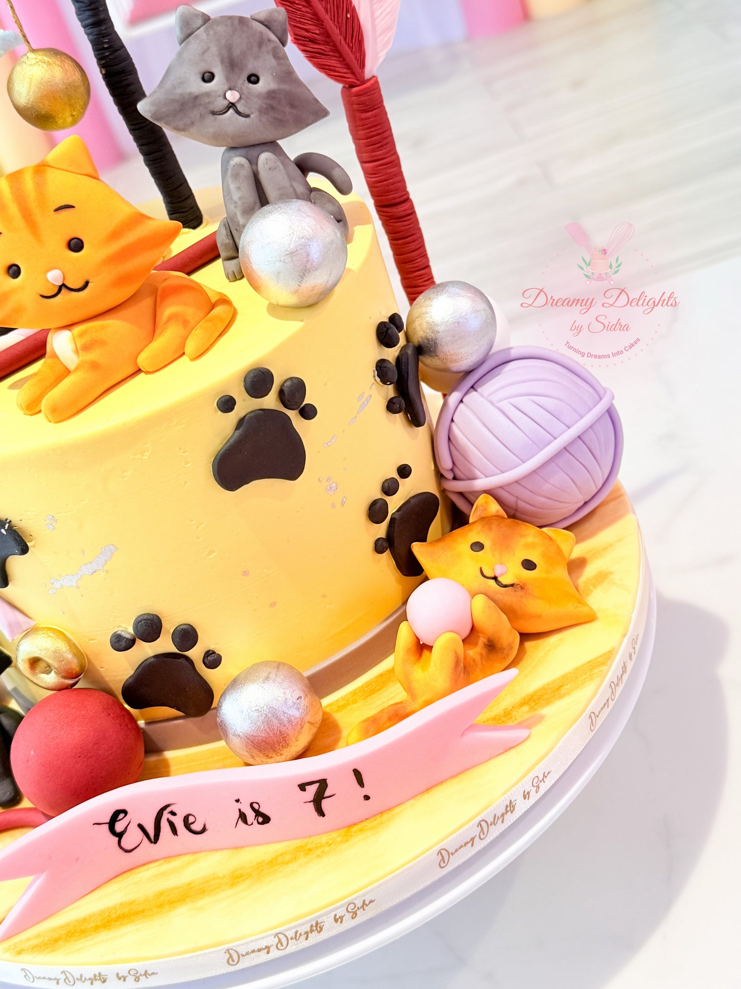 Luxury Cat cake