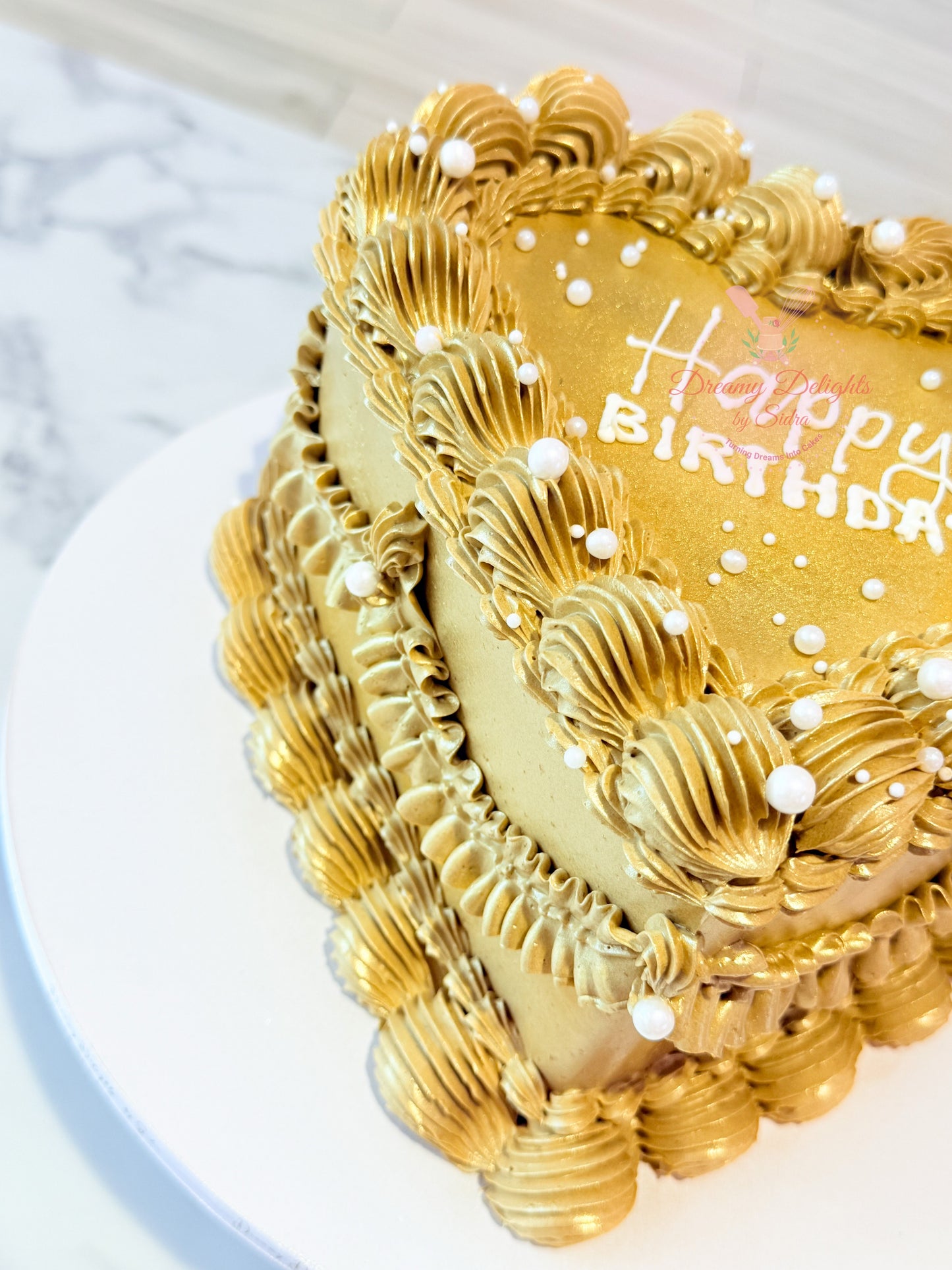 Golden Heart Vintage Cake