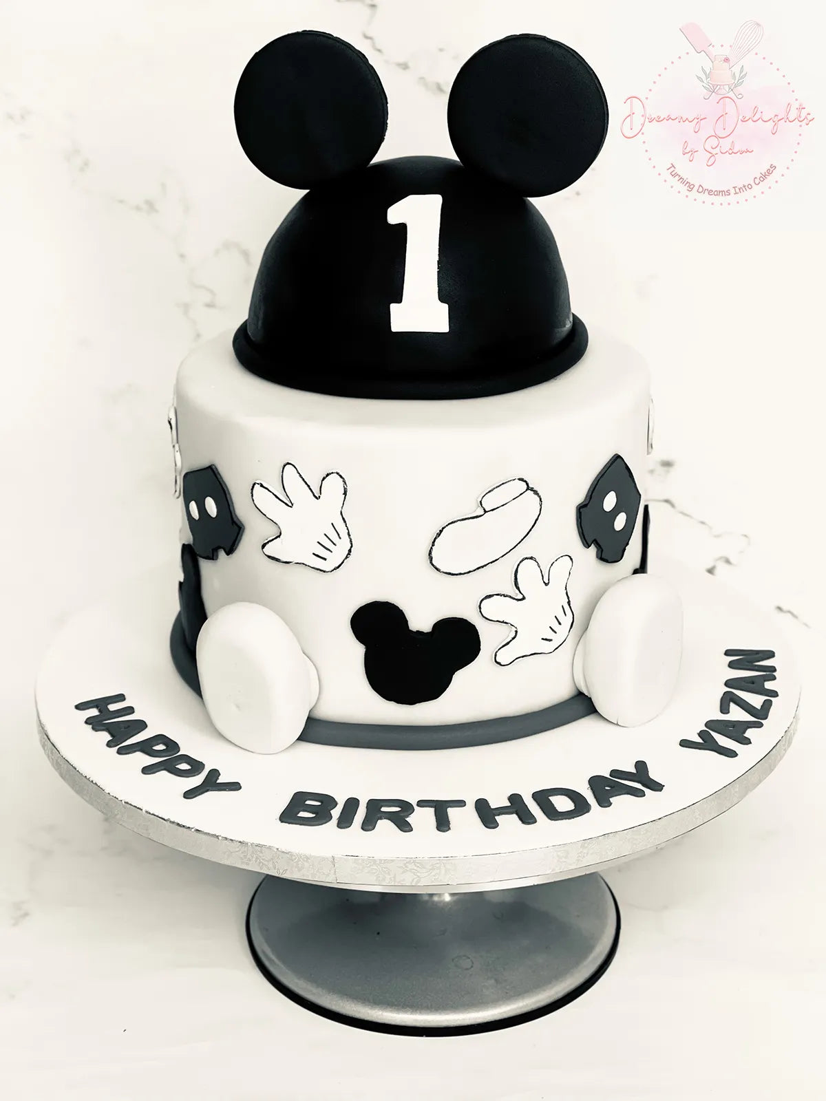 Mickey Mouse Cake 4