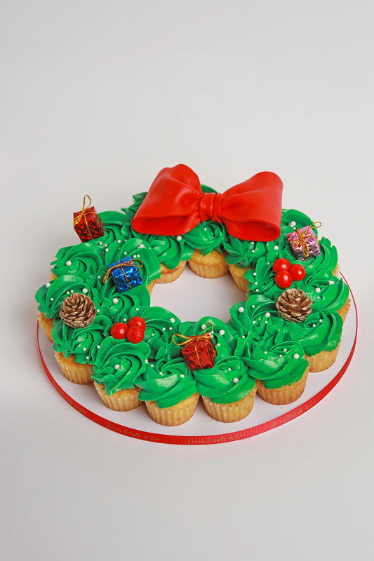 Mini Cupcakes Christmas Wreath