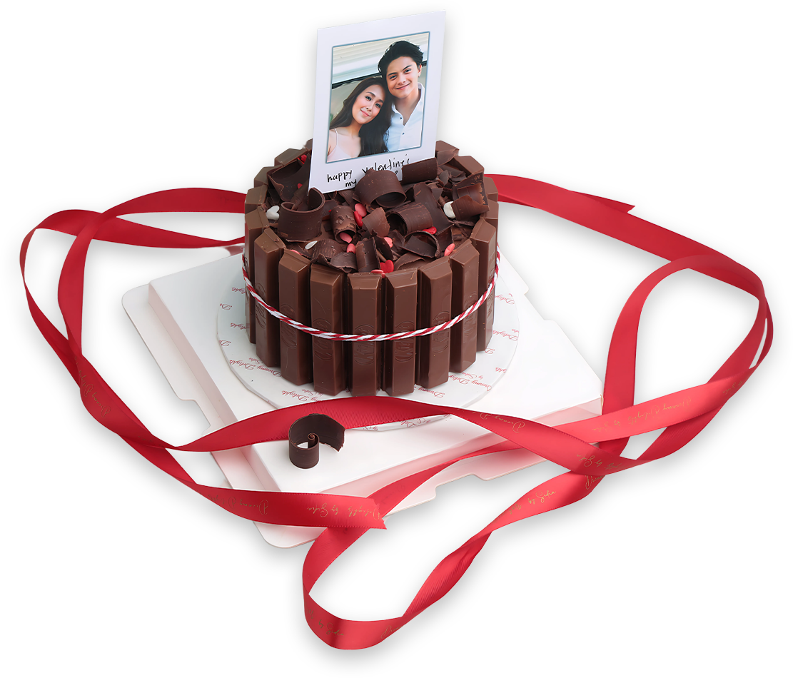 Valentine Kit Kat Cake with Couple Photo