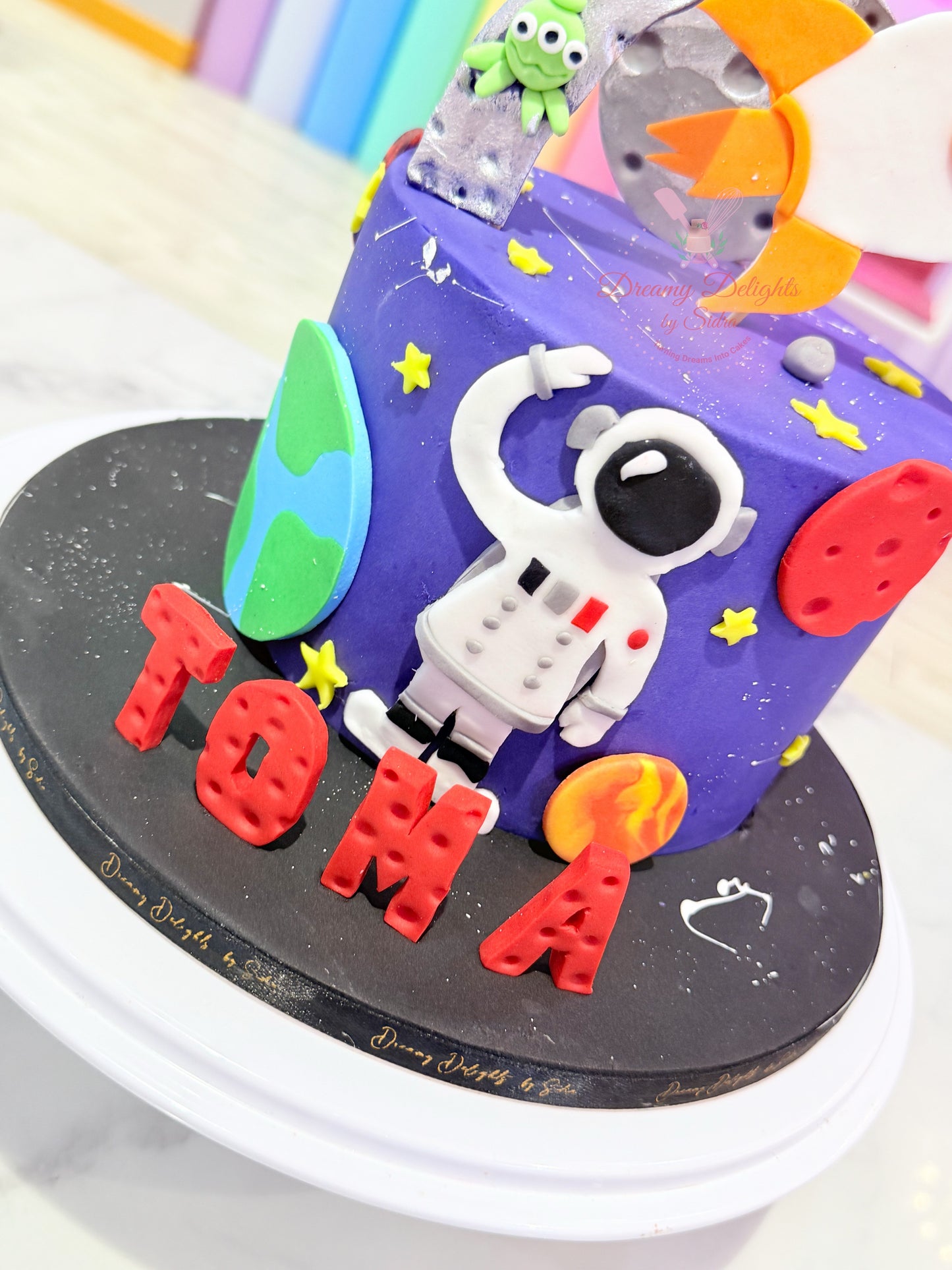 Astronaut Spaceship Cake