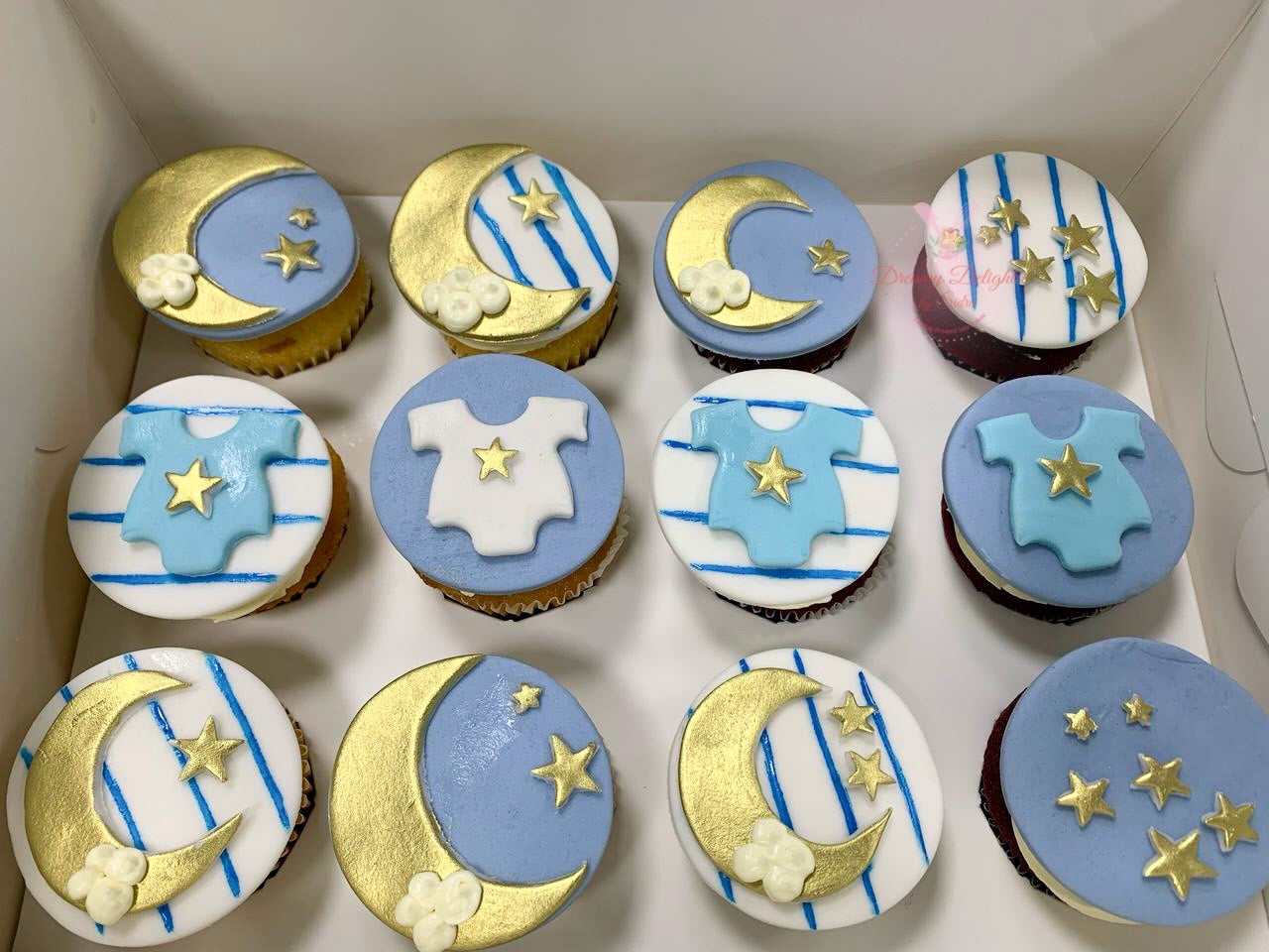 Welcome Baby Boy Cupcakes