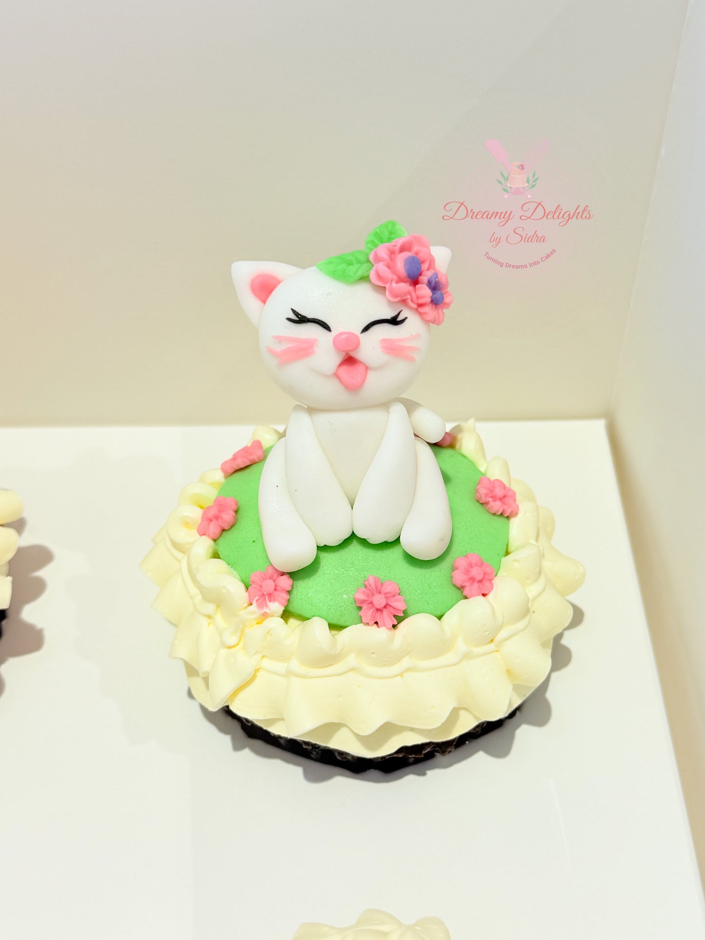 Cute Cat Theme Cupcakes