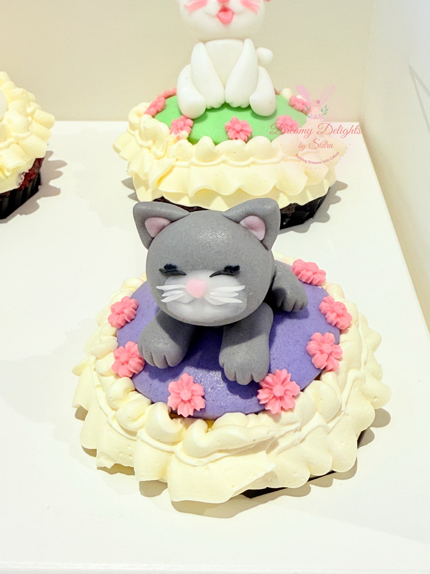 Cute Cat Theme Cupcakes