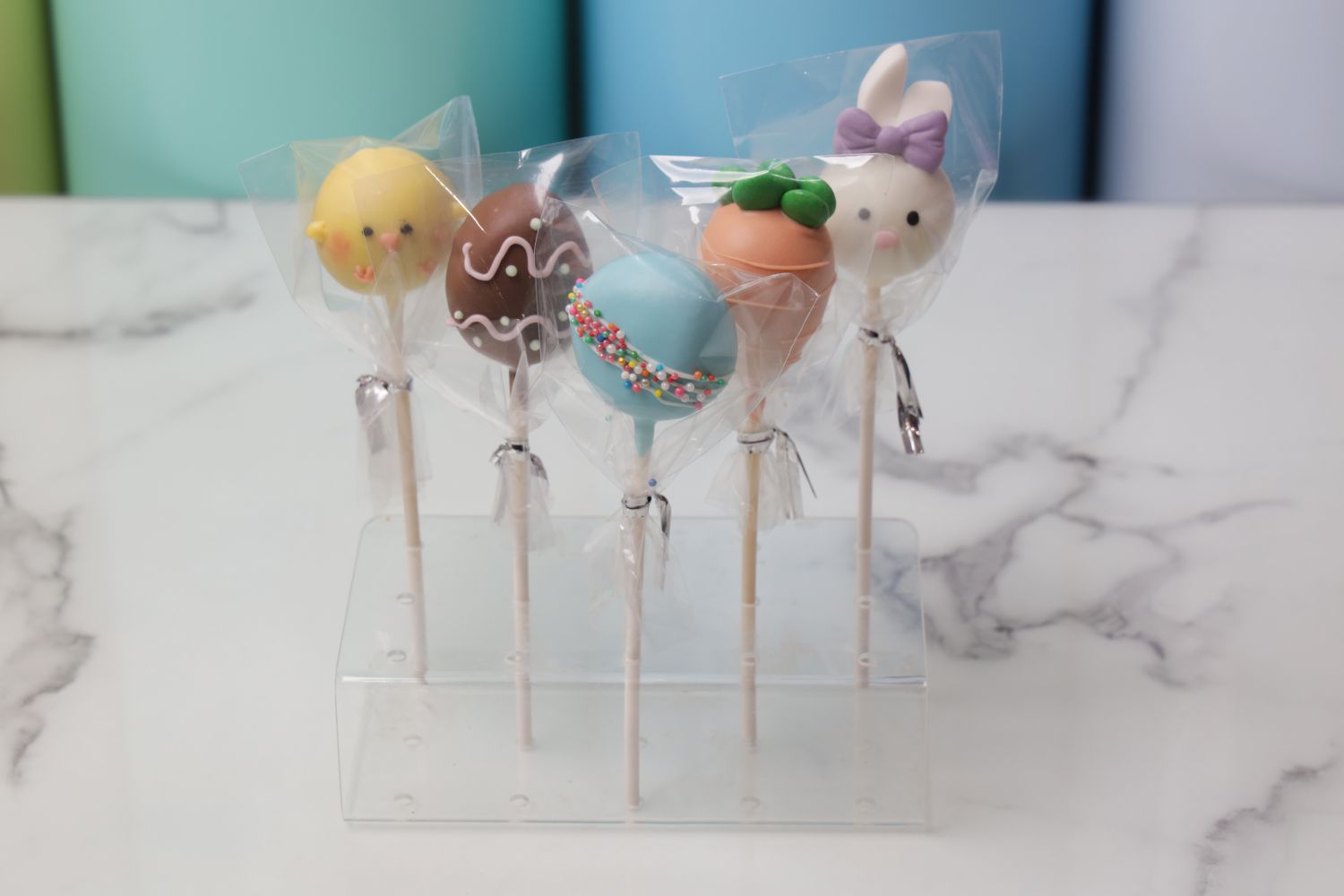 Easter cake pops Dubai with bunny, chick, and egg themed designs