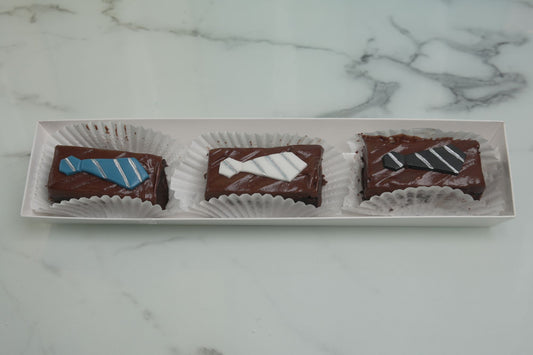 Father's Day Brownie Set featuring chocolate brownies with necktie decorations, perfect Father's Day gift for Dad in Dubai for Father's Day 2026