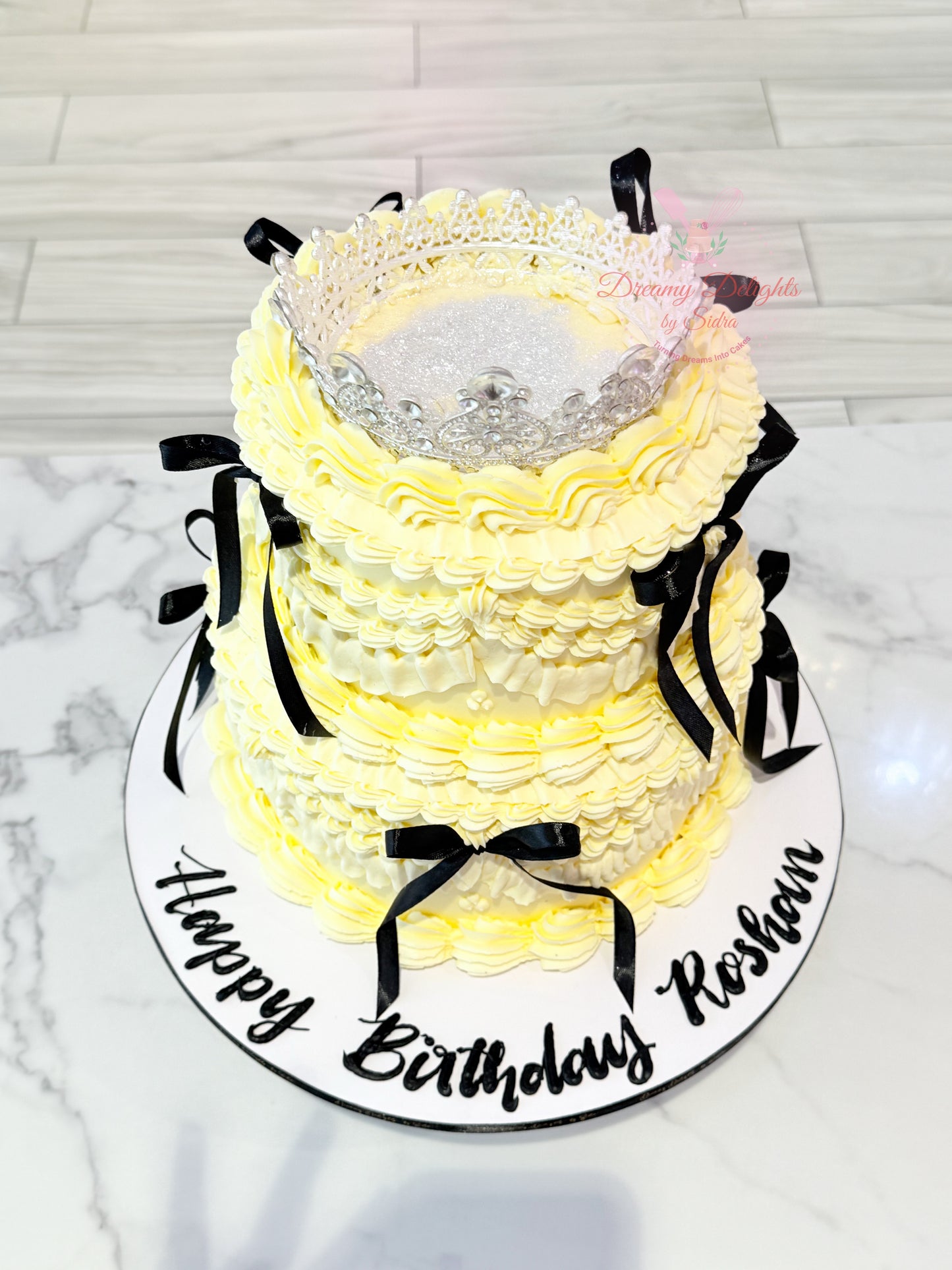 Glitter Blowout Crown Cake