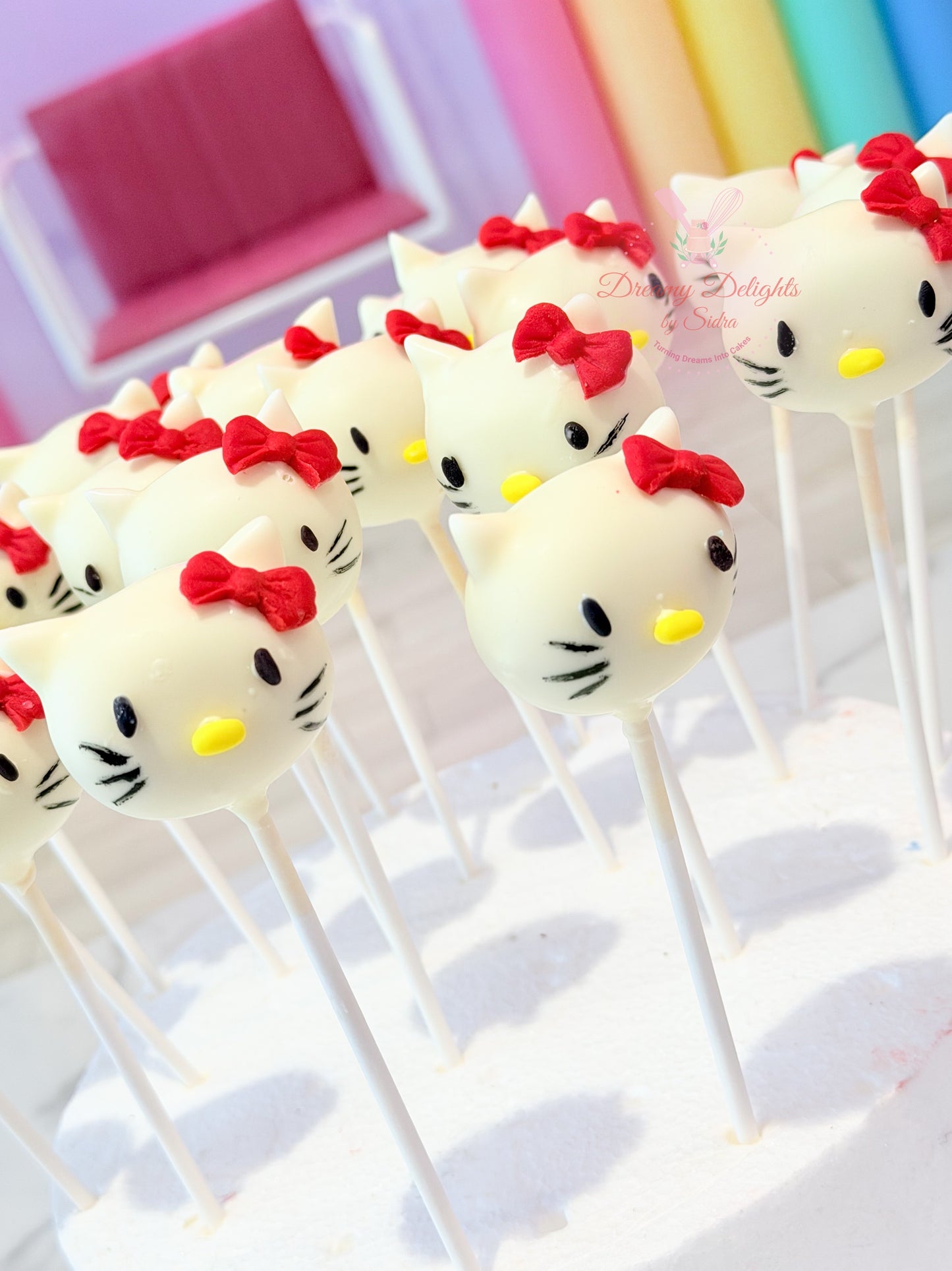 Hello Kitty Cakepops
