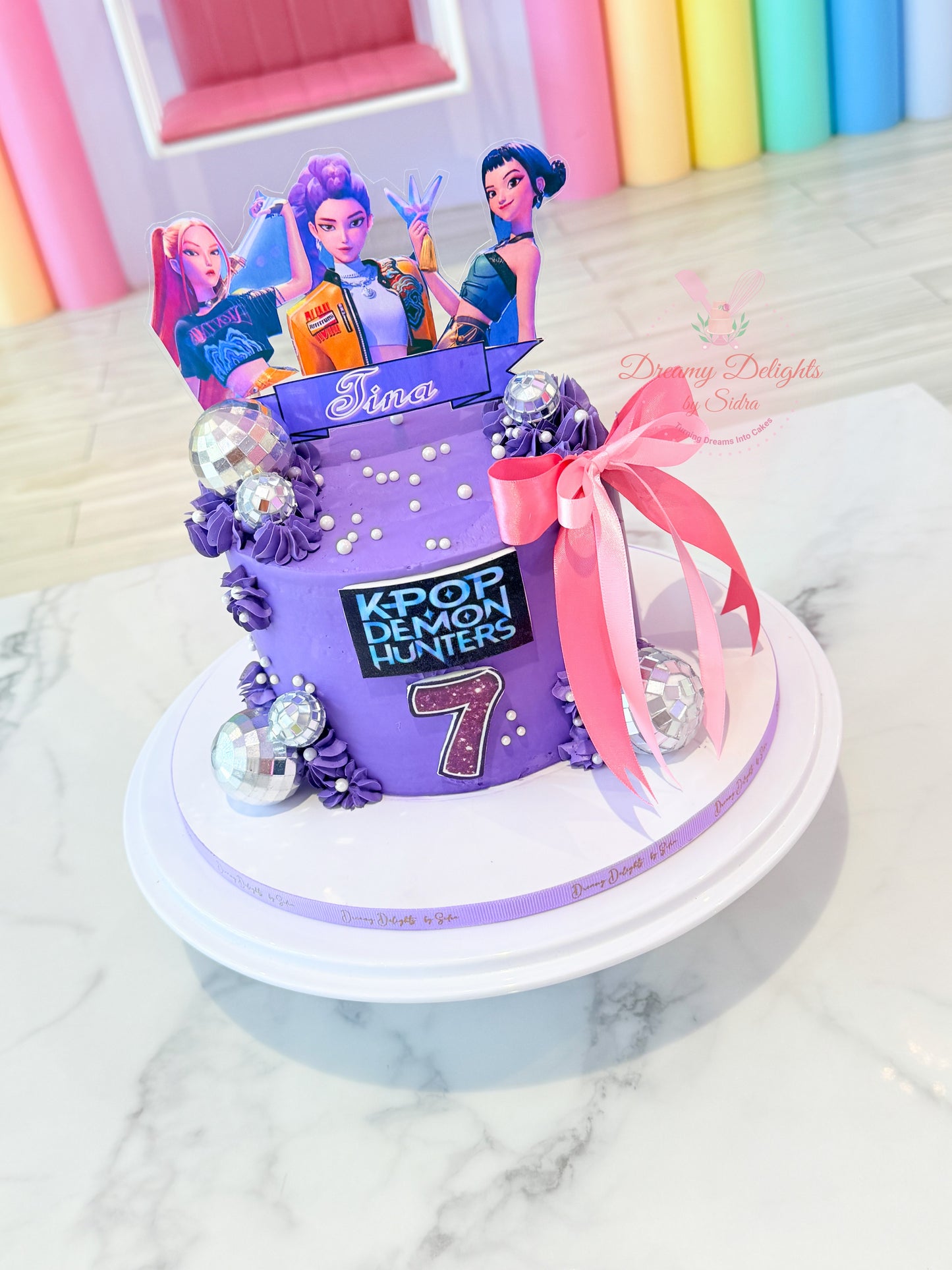 K-Pop Ribbon Birthday Cake