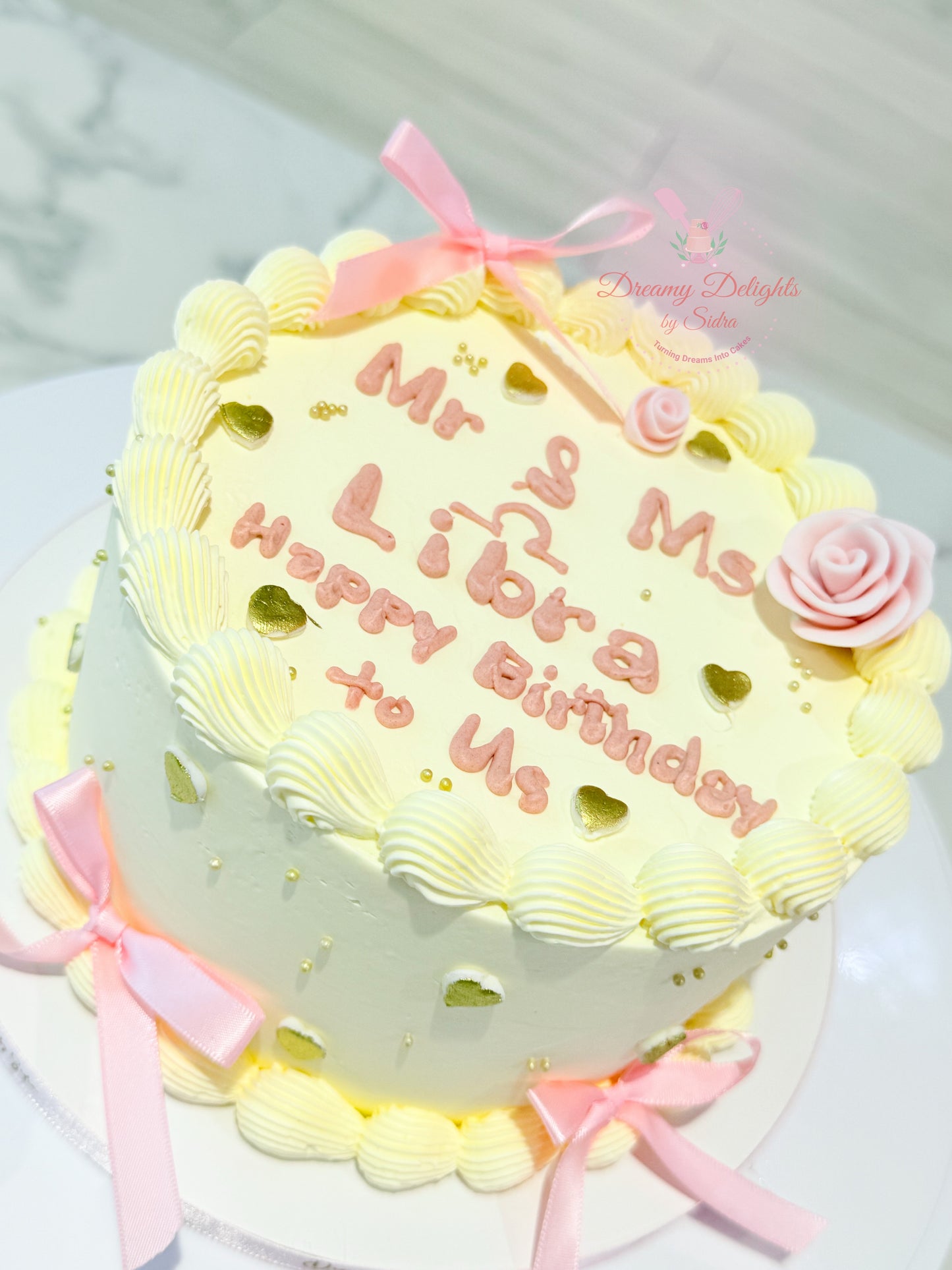 Libra Vintage Cake