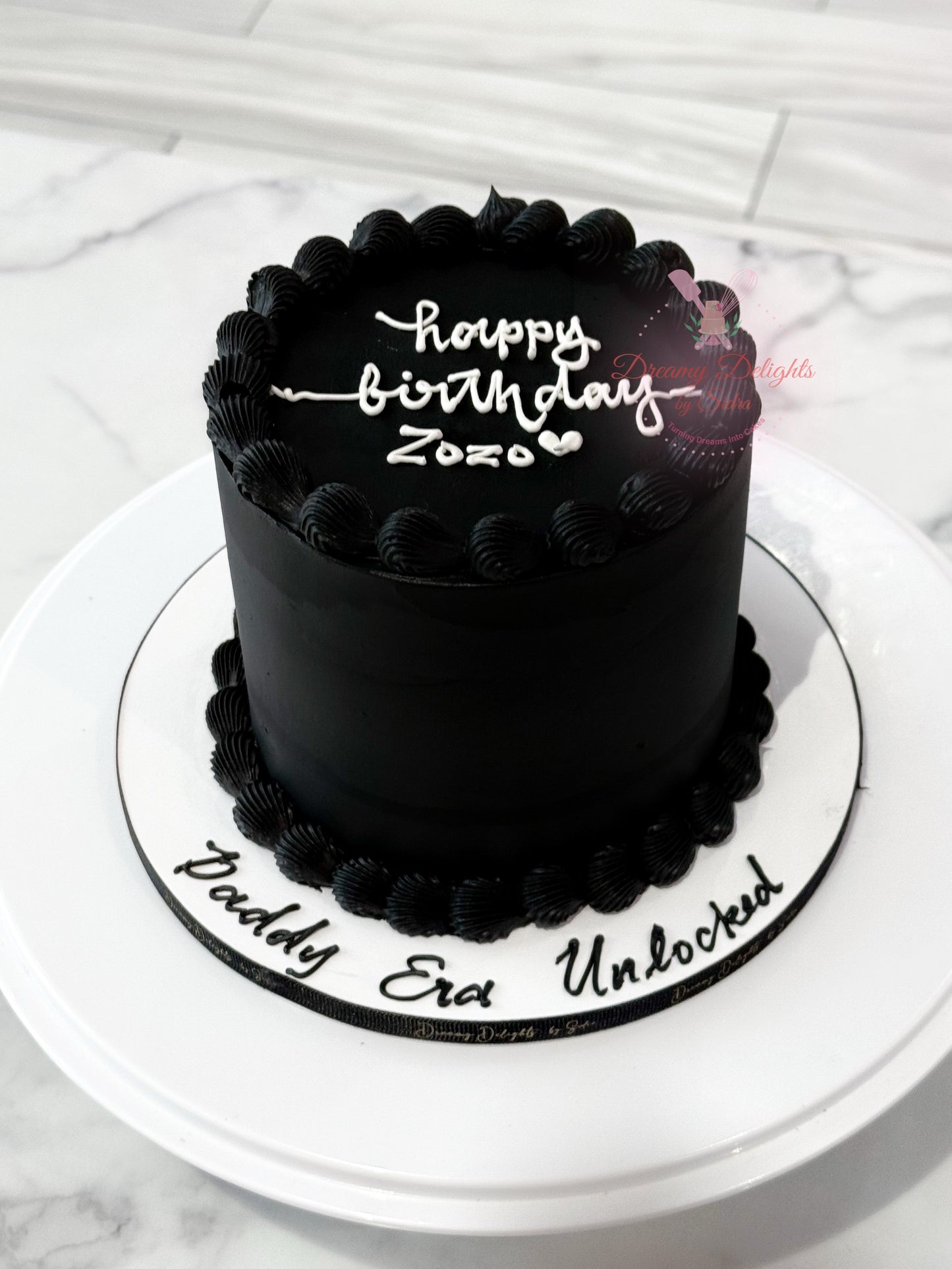 Luxury Black Vintage Cake